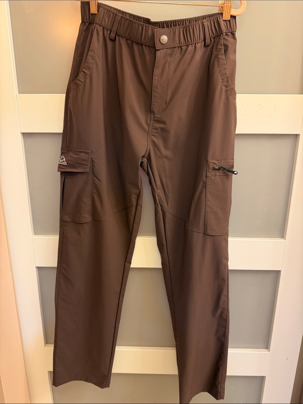 Women’s Brown Cargo Pants with Stretch Waistband. Size Large